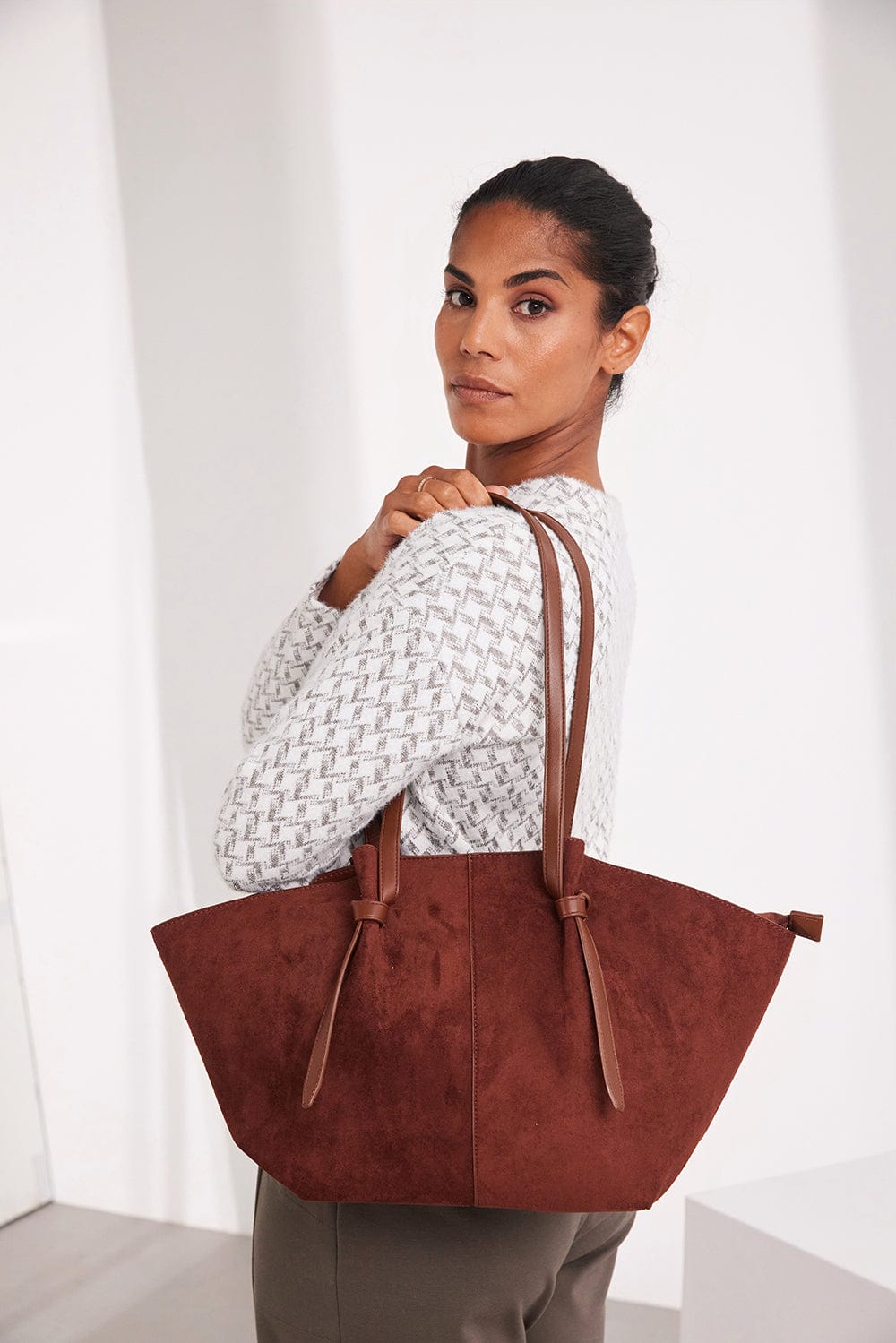 Clodagh Large Tote Bag