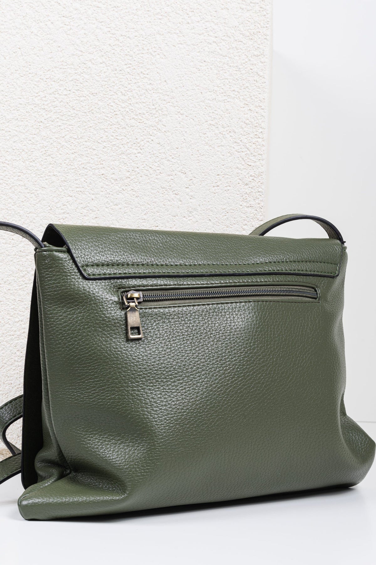 Cattleya Mail Bag