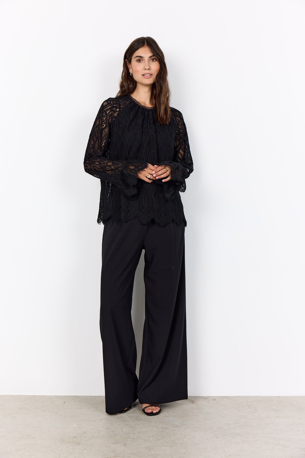 Soyaconcept Scalloped Sleeve Top