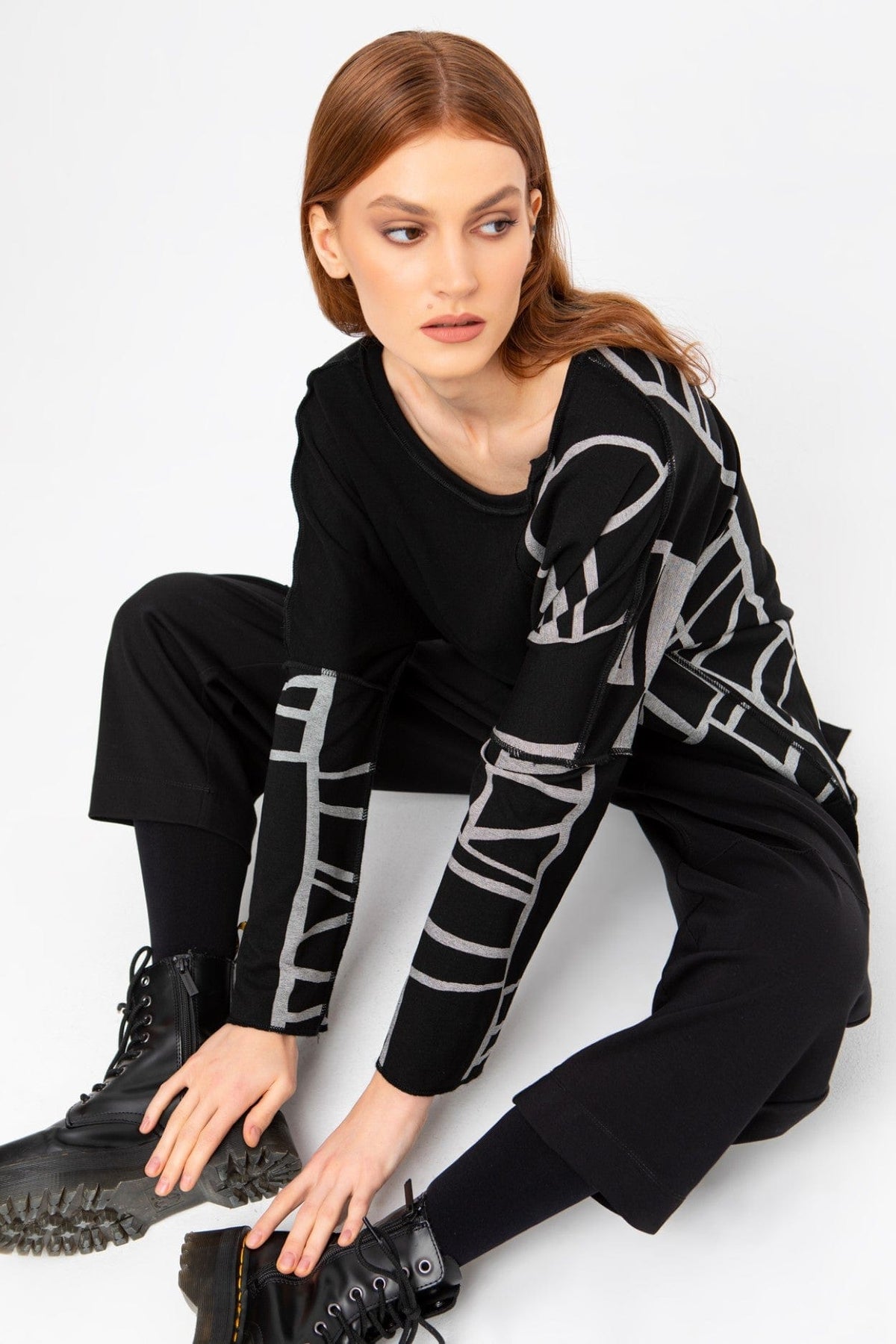 OZAI N KU Irregular Contrast Stripe Top