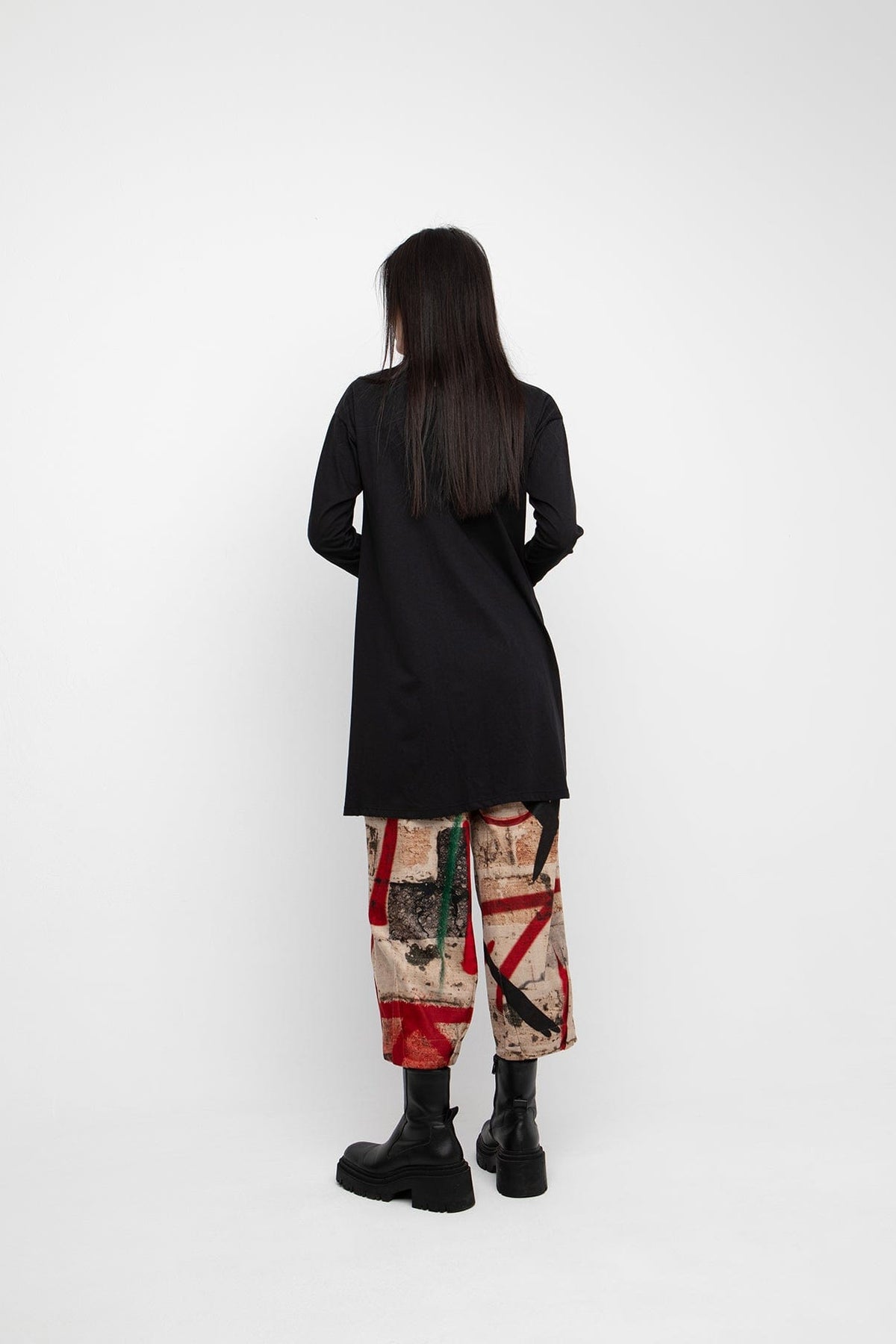 OZAI N KU Graffiti Print Barrel Leg Trouser