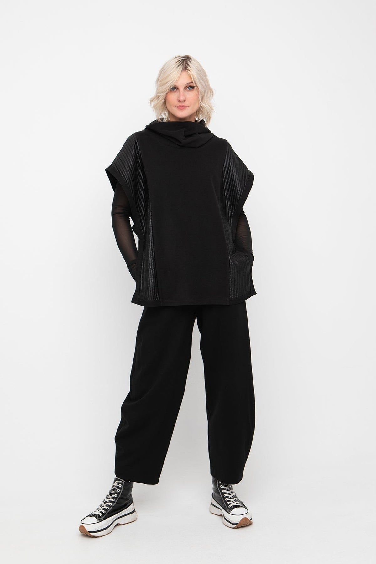 OZAI N KU Satin Rib Tabard