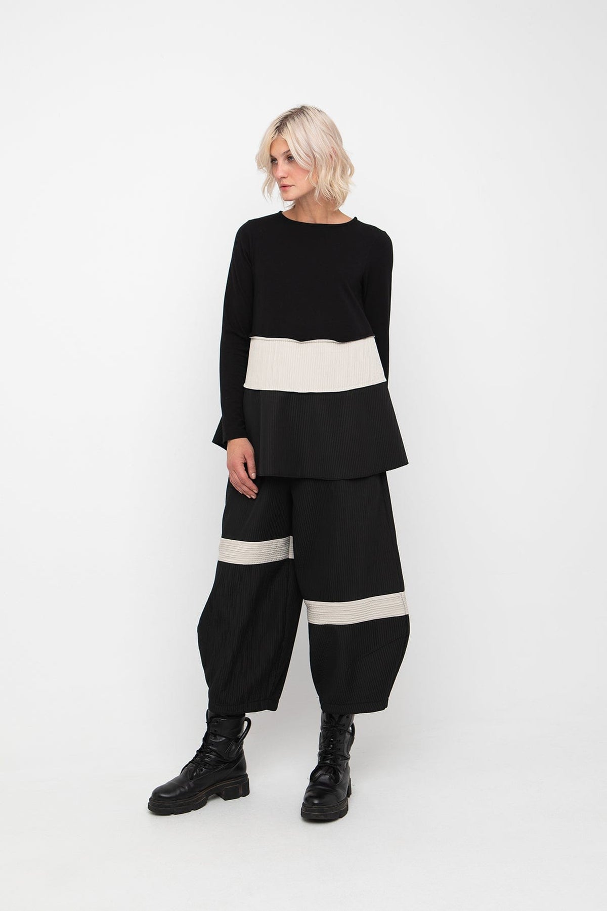 OZAI N KU Contrast Panel Trouser