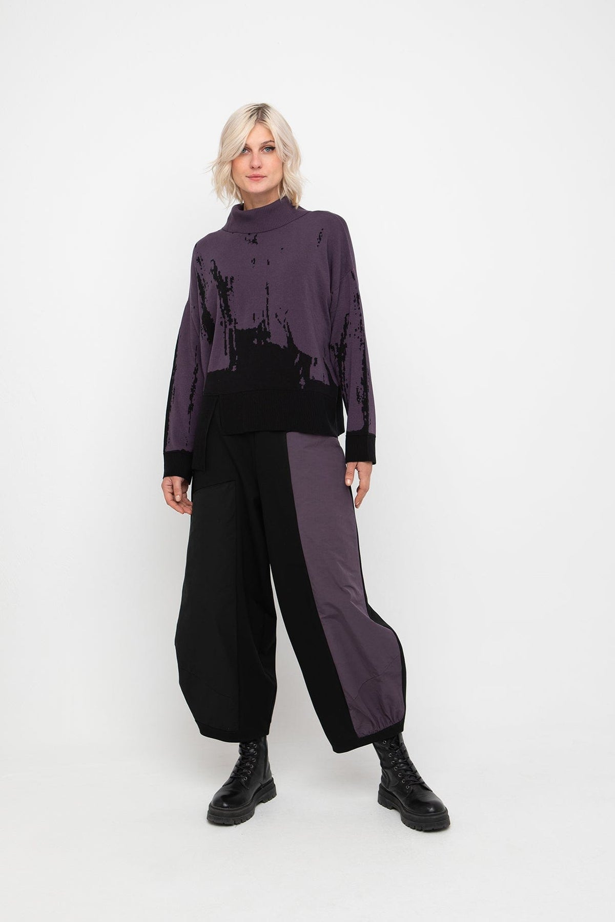 OZAI N KU Knit Top