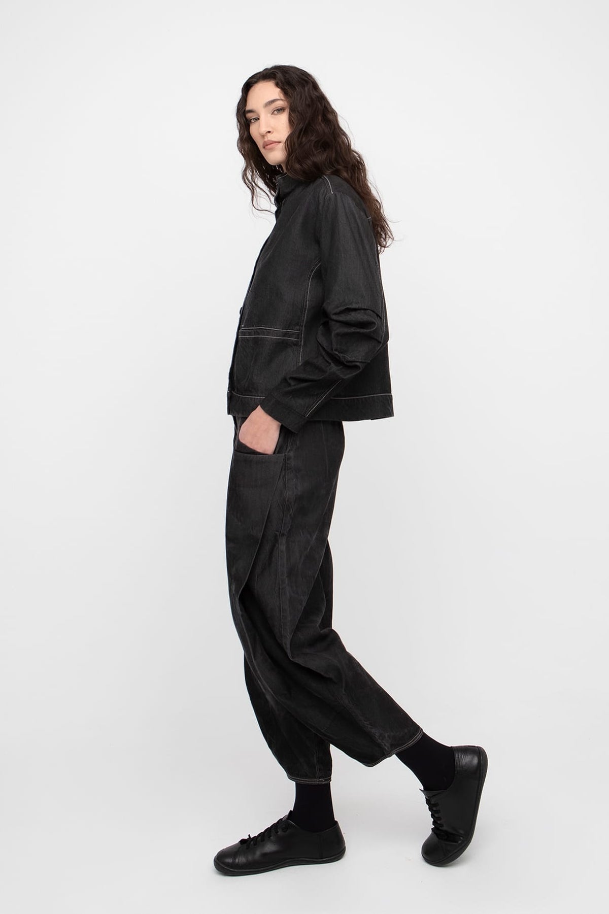 OZAI N KU Pleat Jean