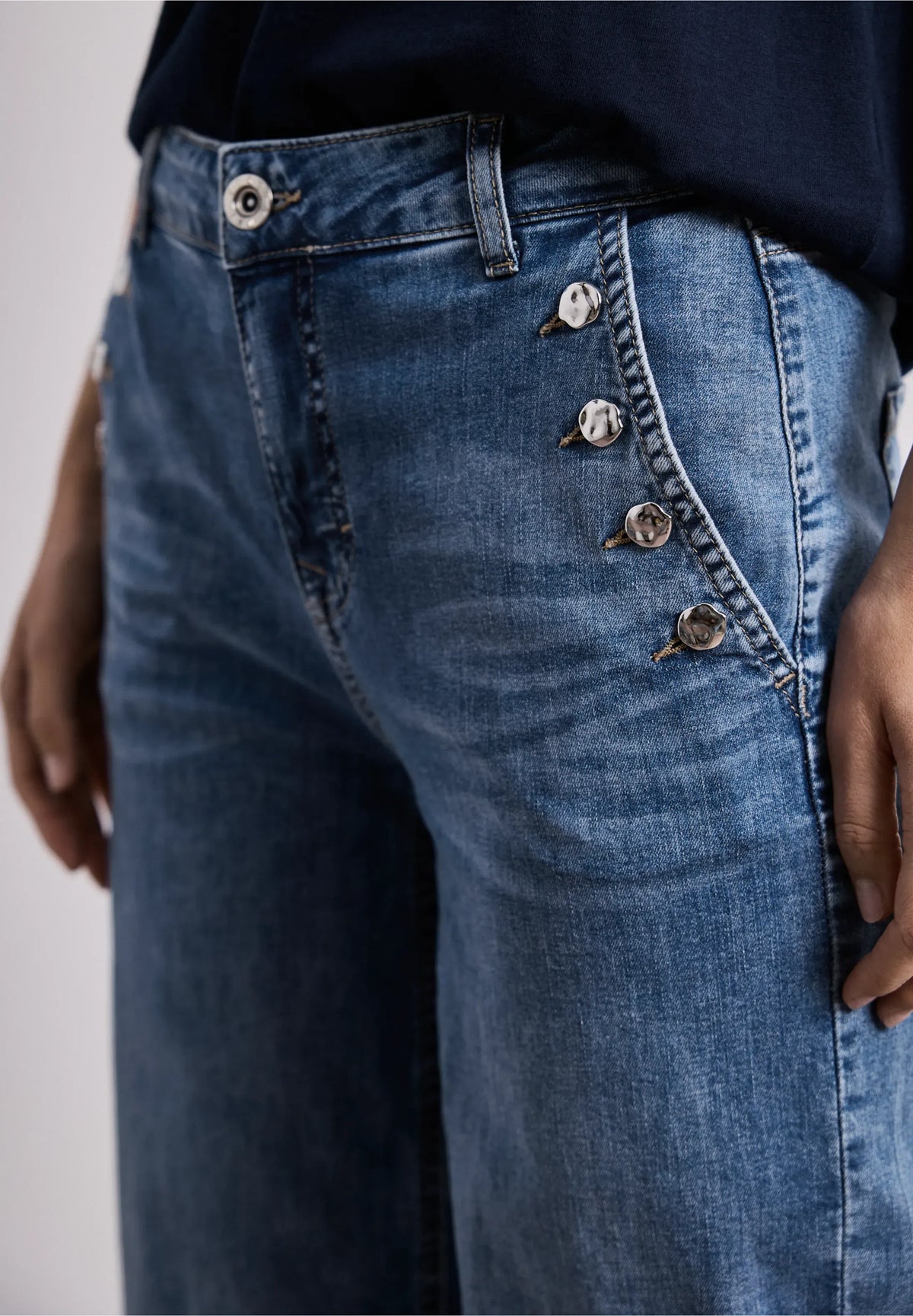 Street One Side Buttoned Wide-Leg Jean