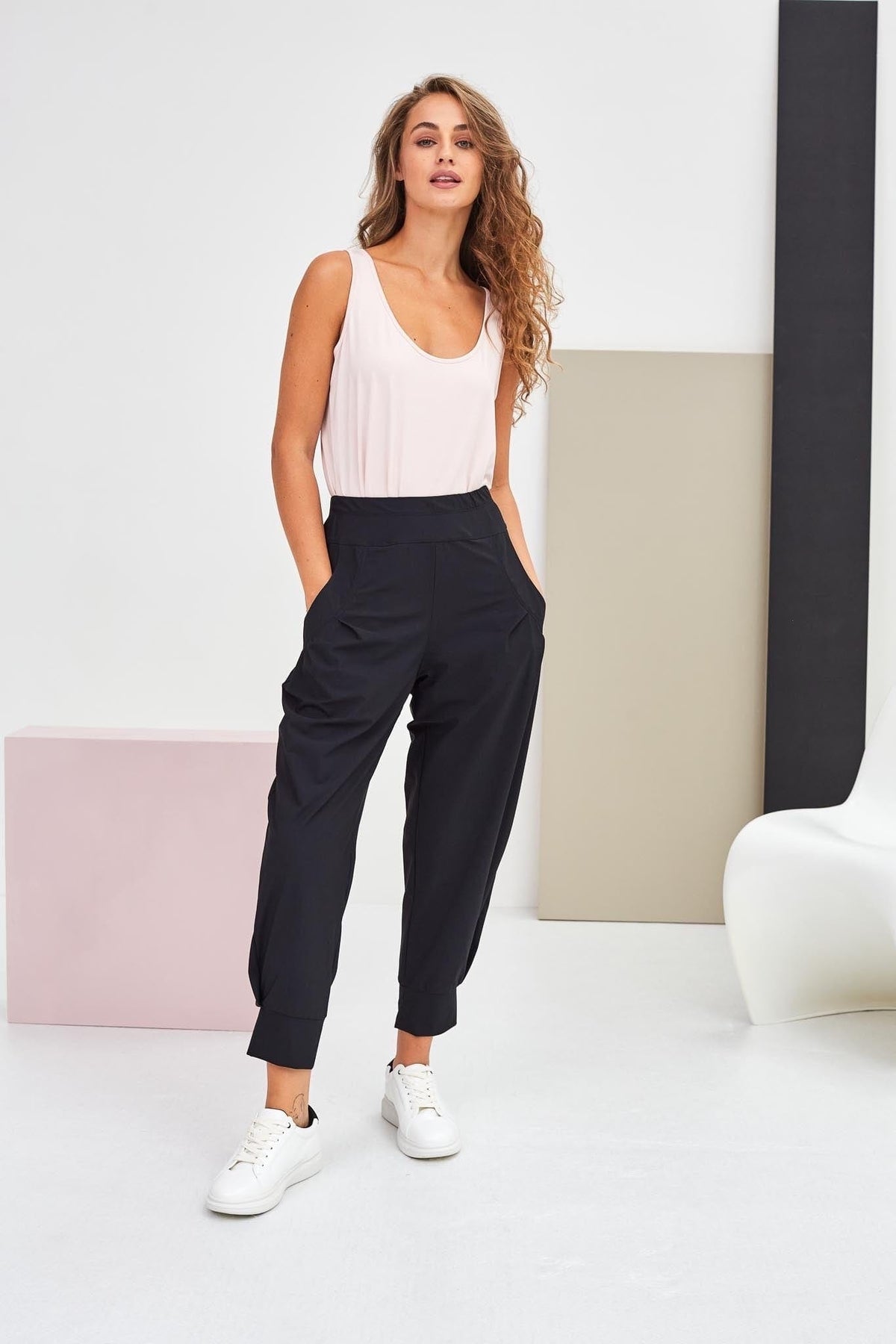 NAYA Tuck Trouser