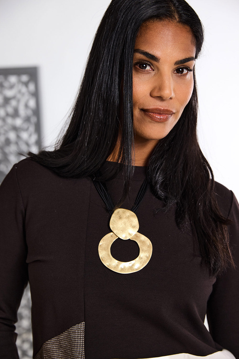 Elara Gold Necklace