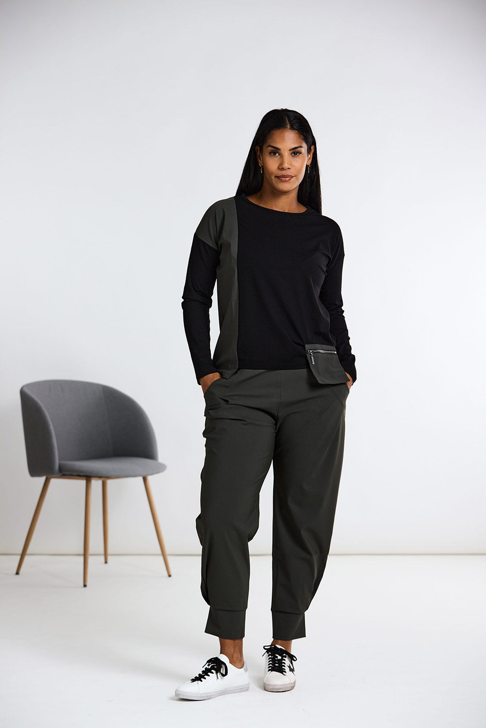 NAYA Tech Pocket Top