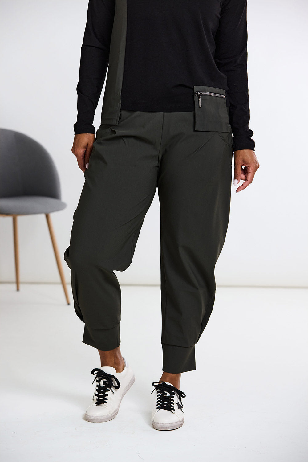 NAYA Tech Pocket Top