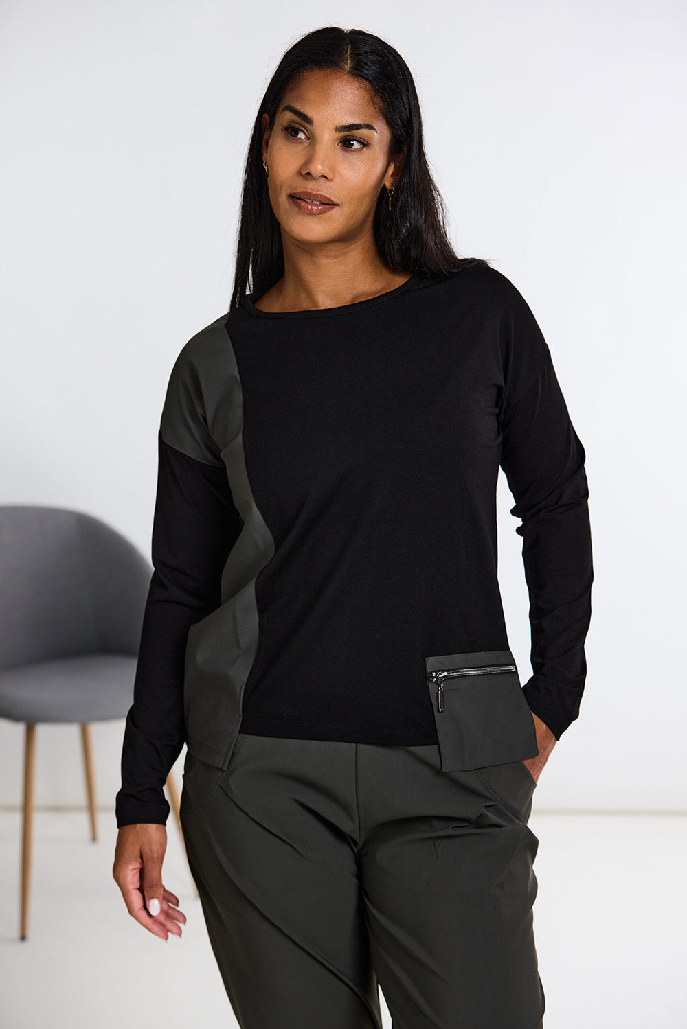 NAYA Tech Pocket Top