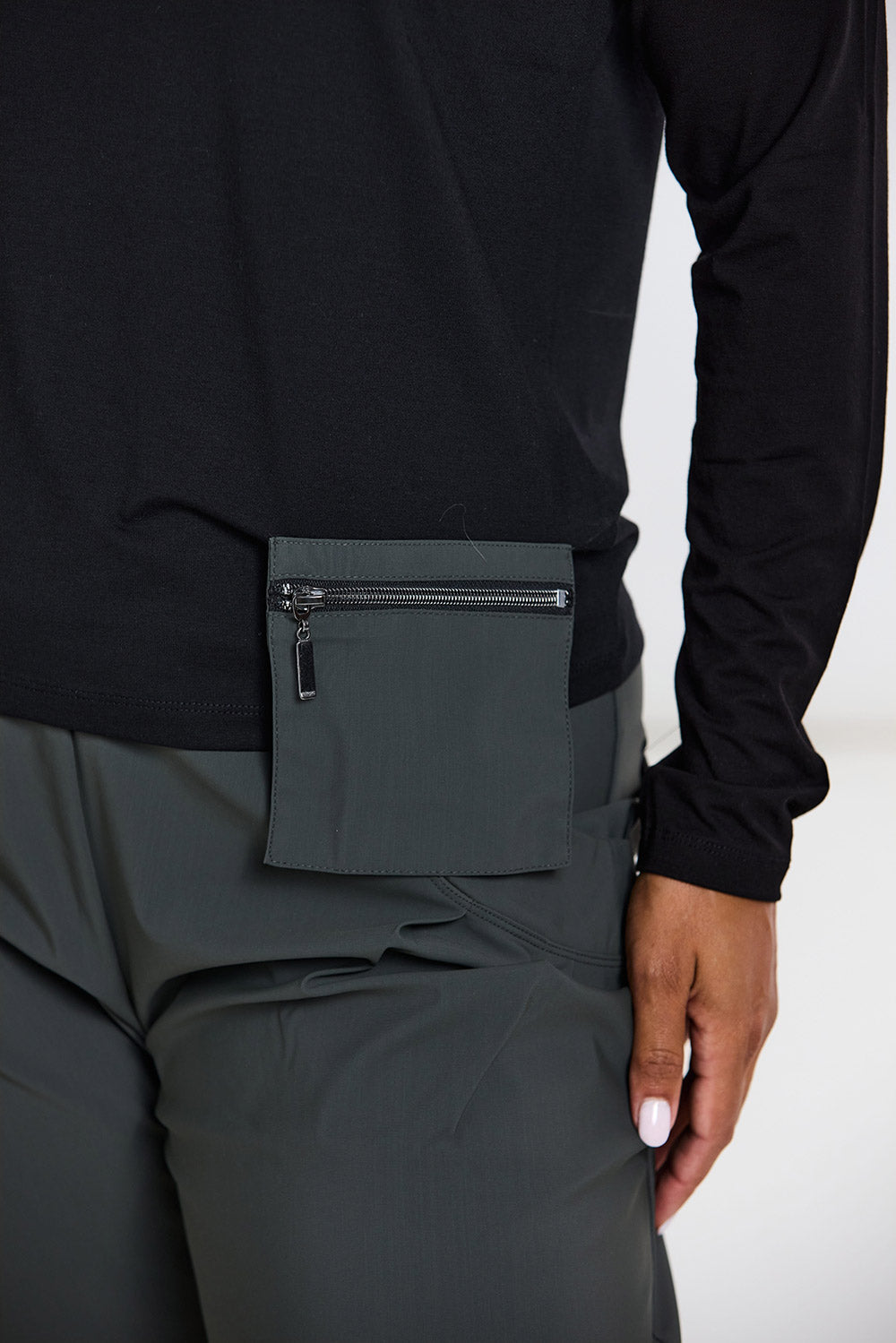 NAYA Tech Pocket Top