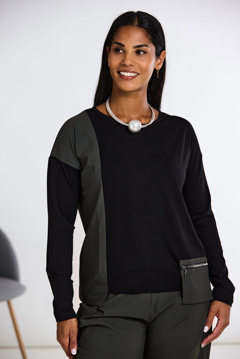 NAYA Tech Pocket Top