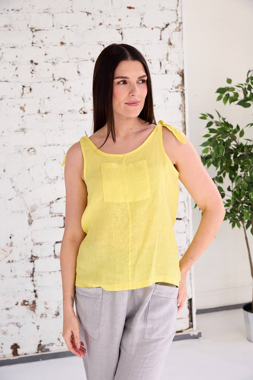 ART Tie Shoulder Pocket Top