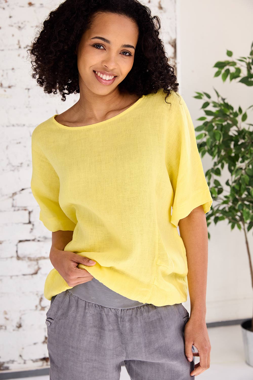 ART Balloon Hem Top