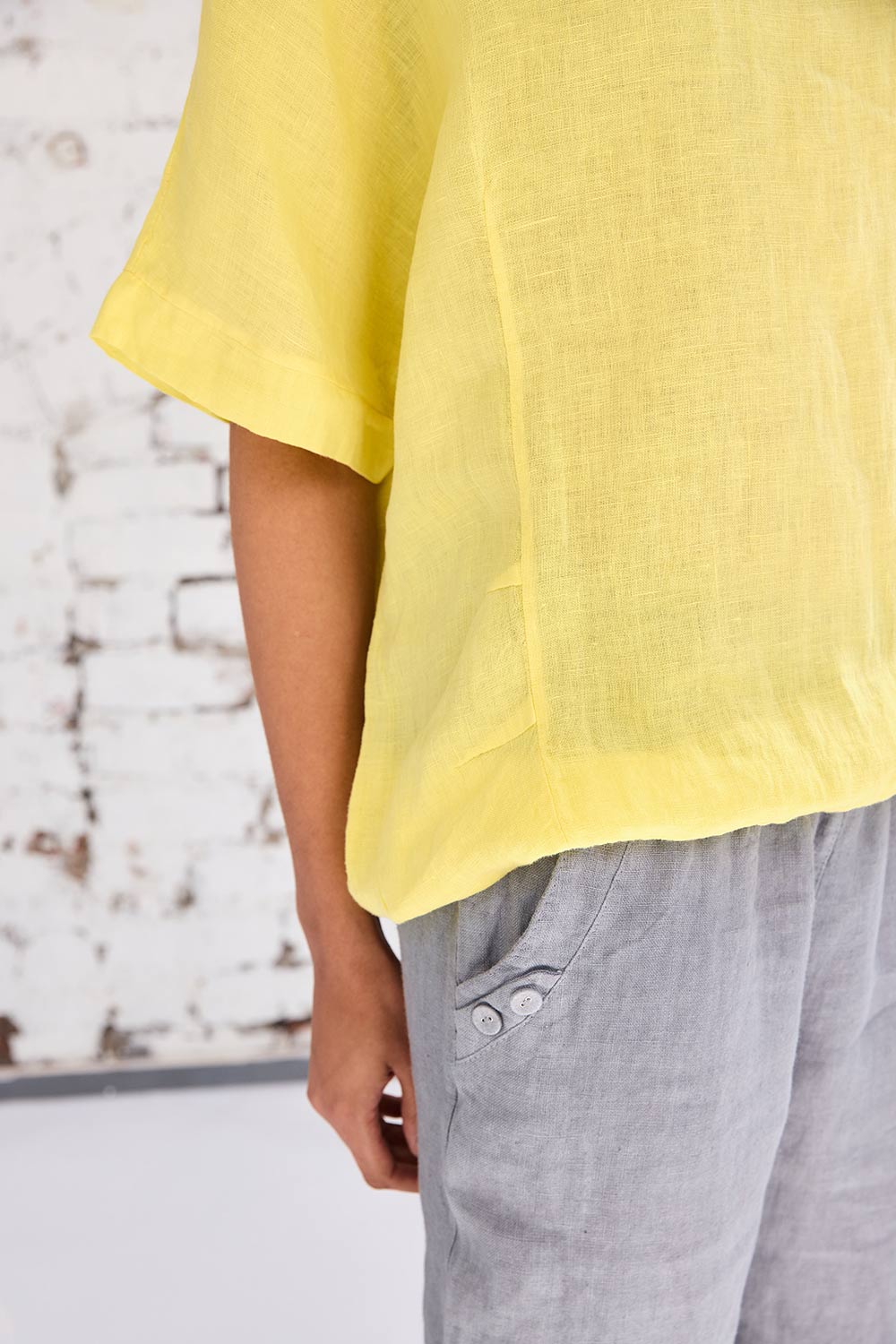 ART Balloon Hem Top