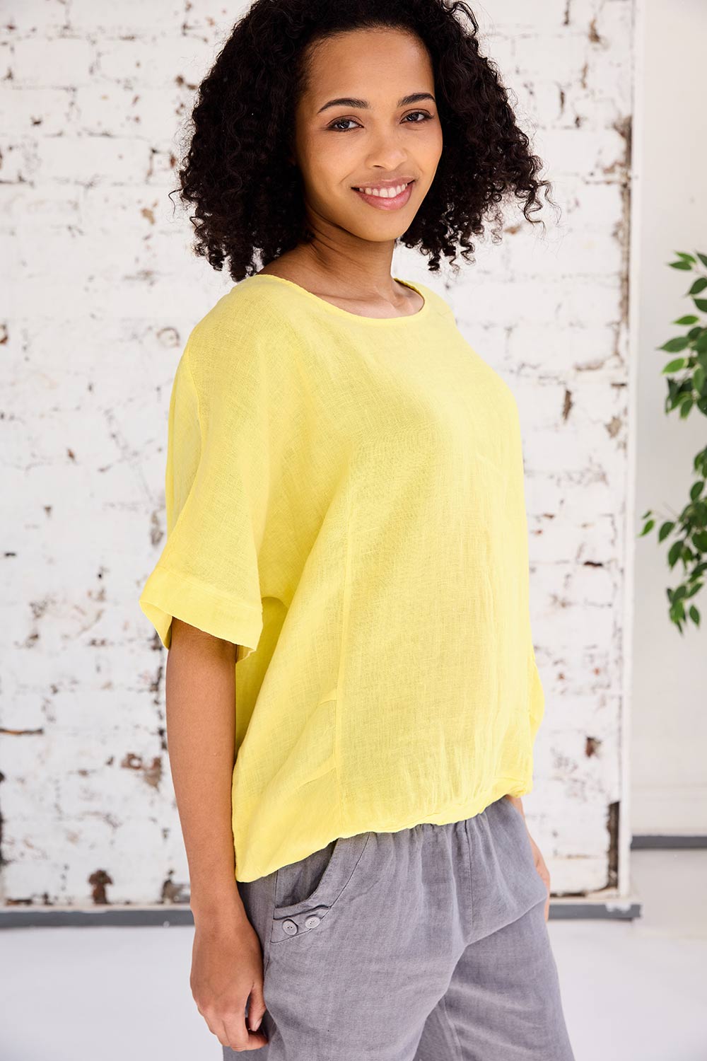 ART Balloon Hem Top