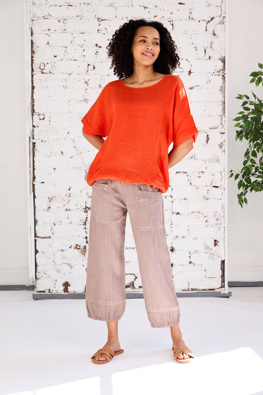 ART Balloon Hem Top