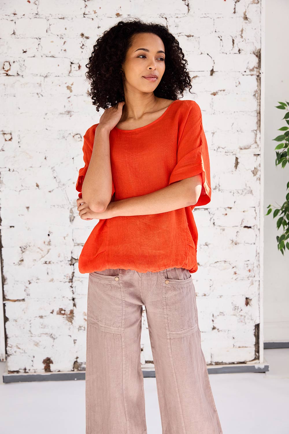 ART Balloon Hem Top
