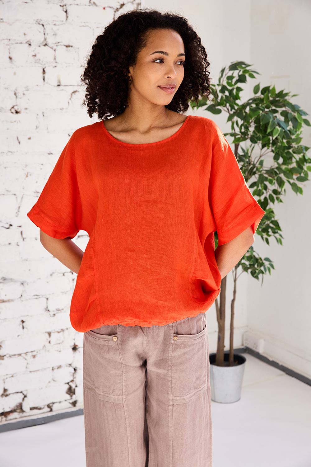 ART Balloon Hem Top