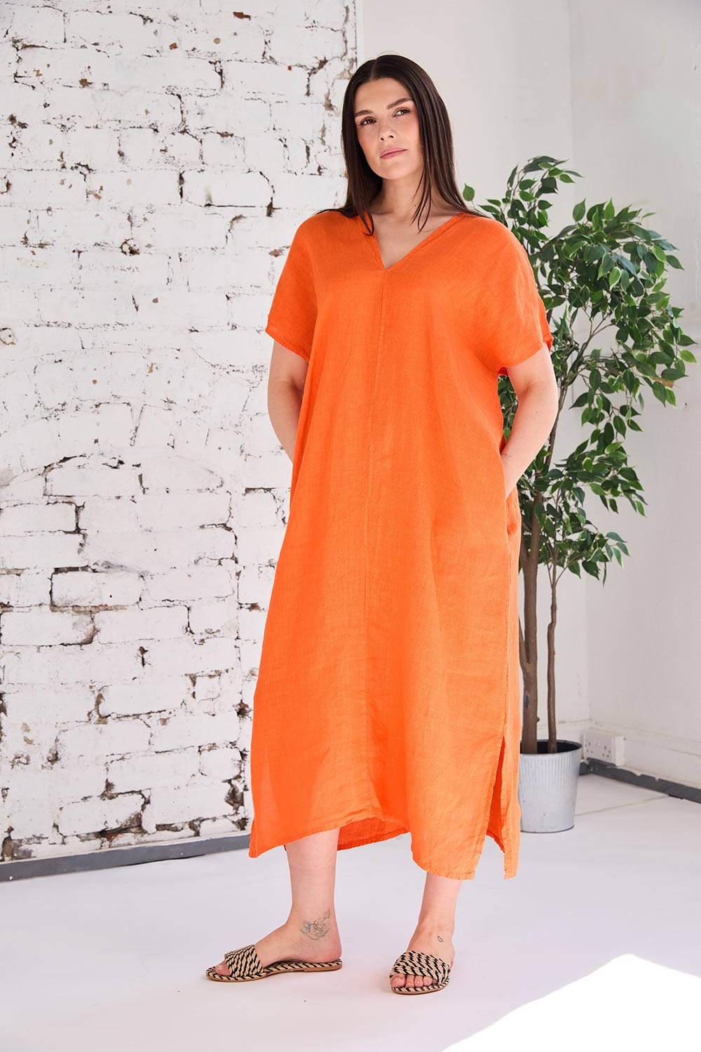 ART V-Neck Sleeveless Dress