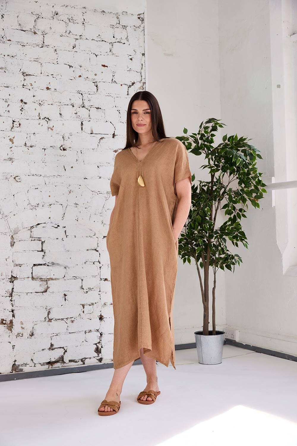 ART V-Neck Sleeveless Dress