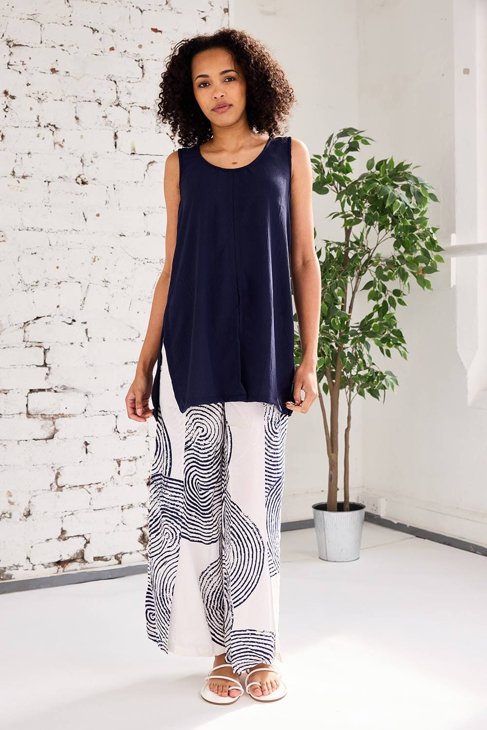 Tara Vao Split Top