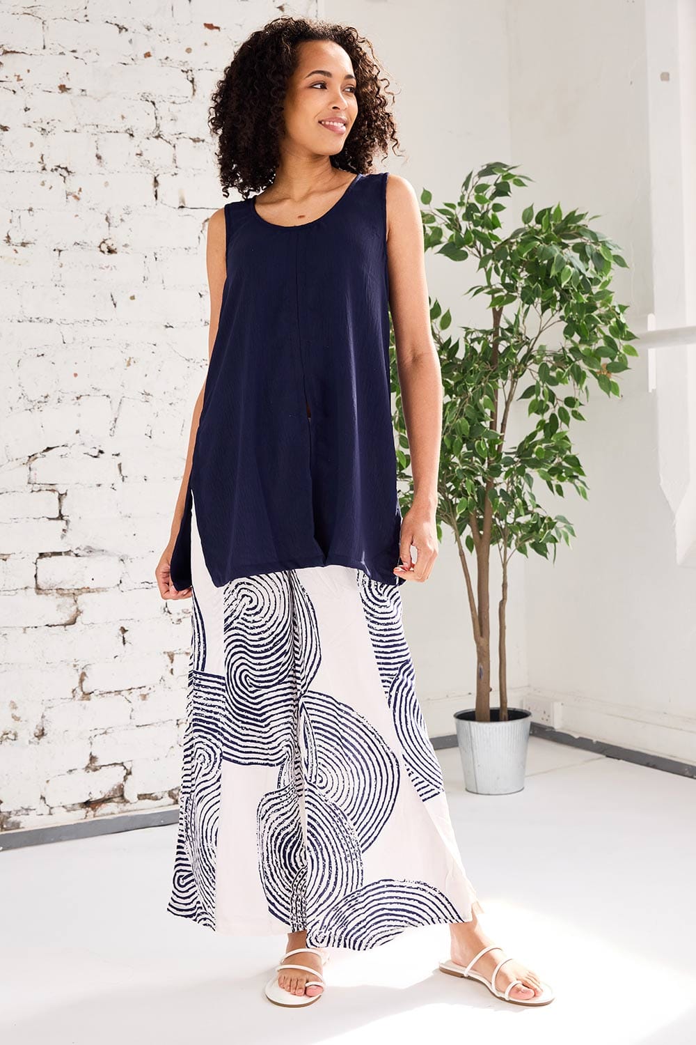 Tara Vao Split Top