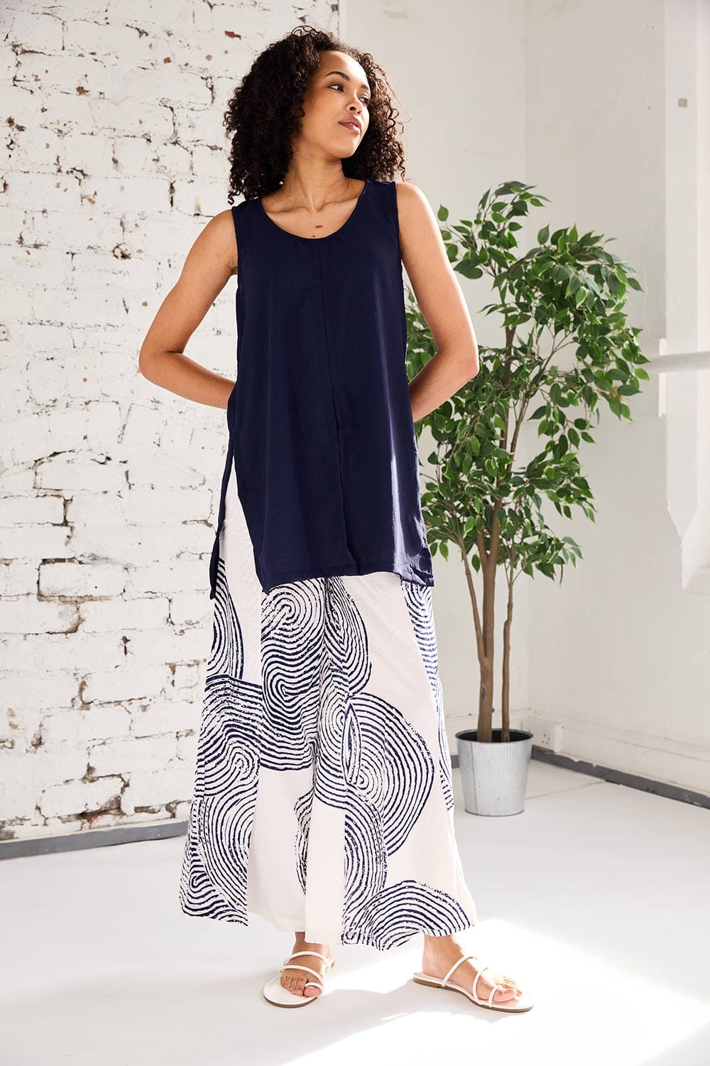 Tara Vao Split Top