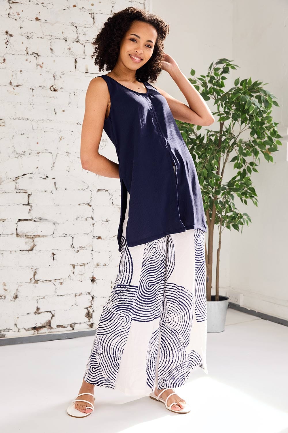 Tara Vao Split Top