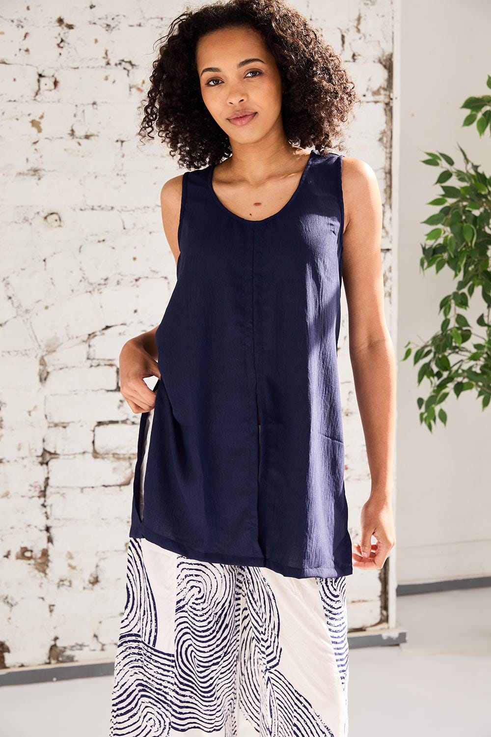 Tara Vao Split Top