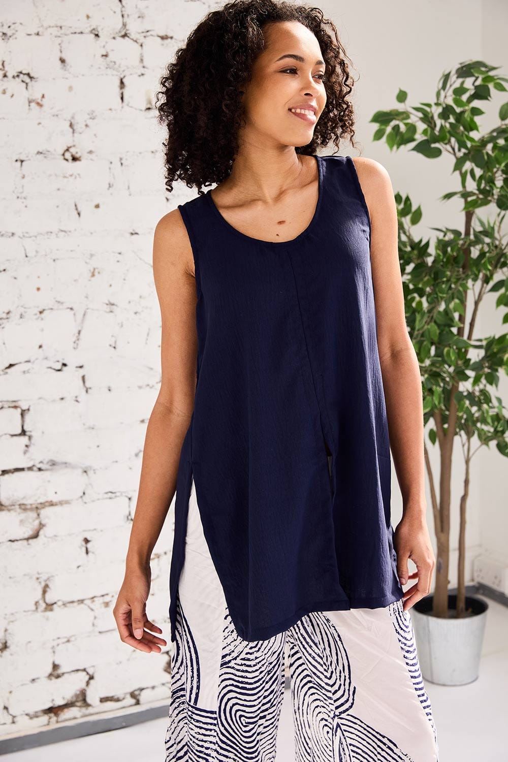 Tara Vao Split Top