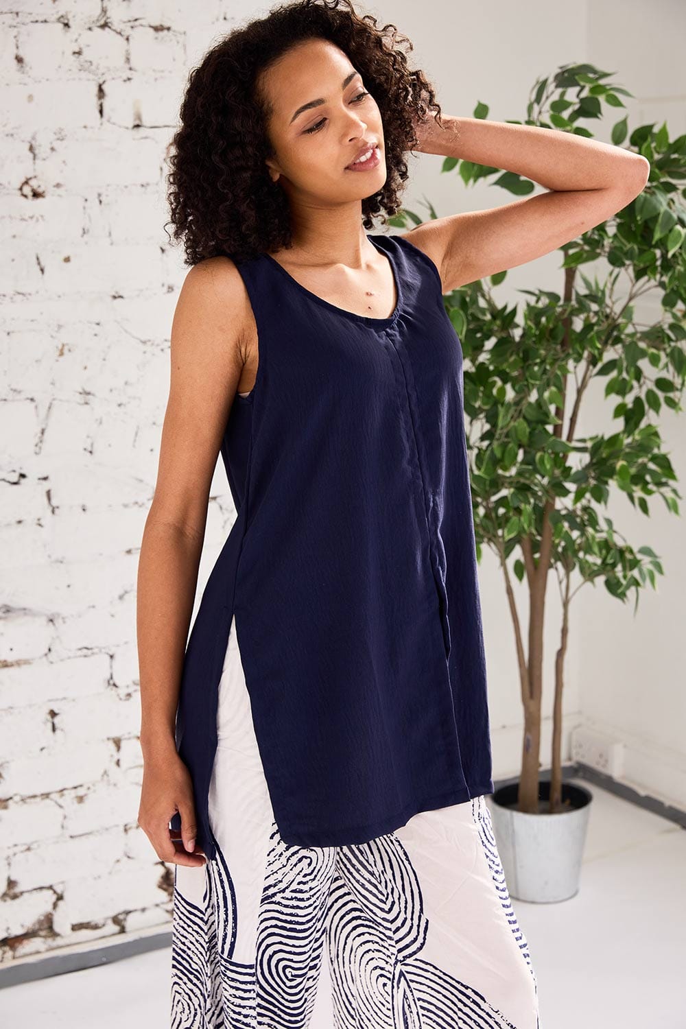 Tara Vao Split Top