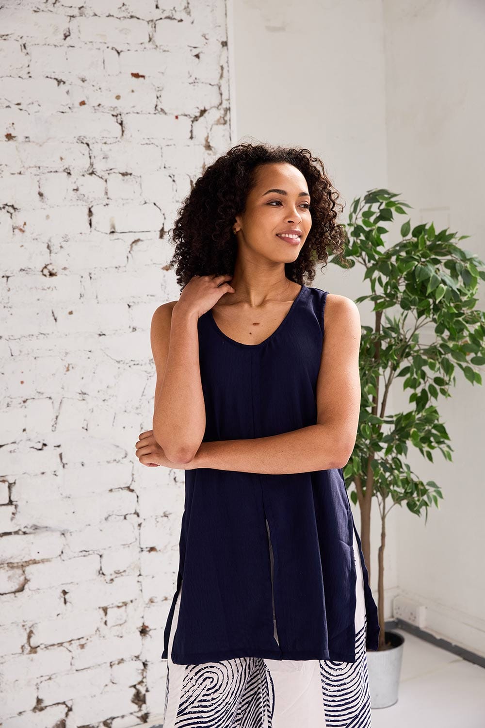 Tara Vao Split Top