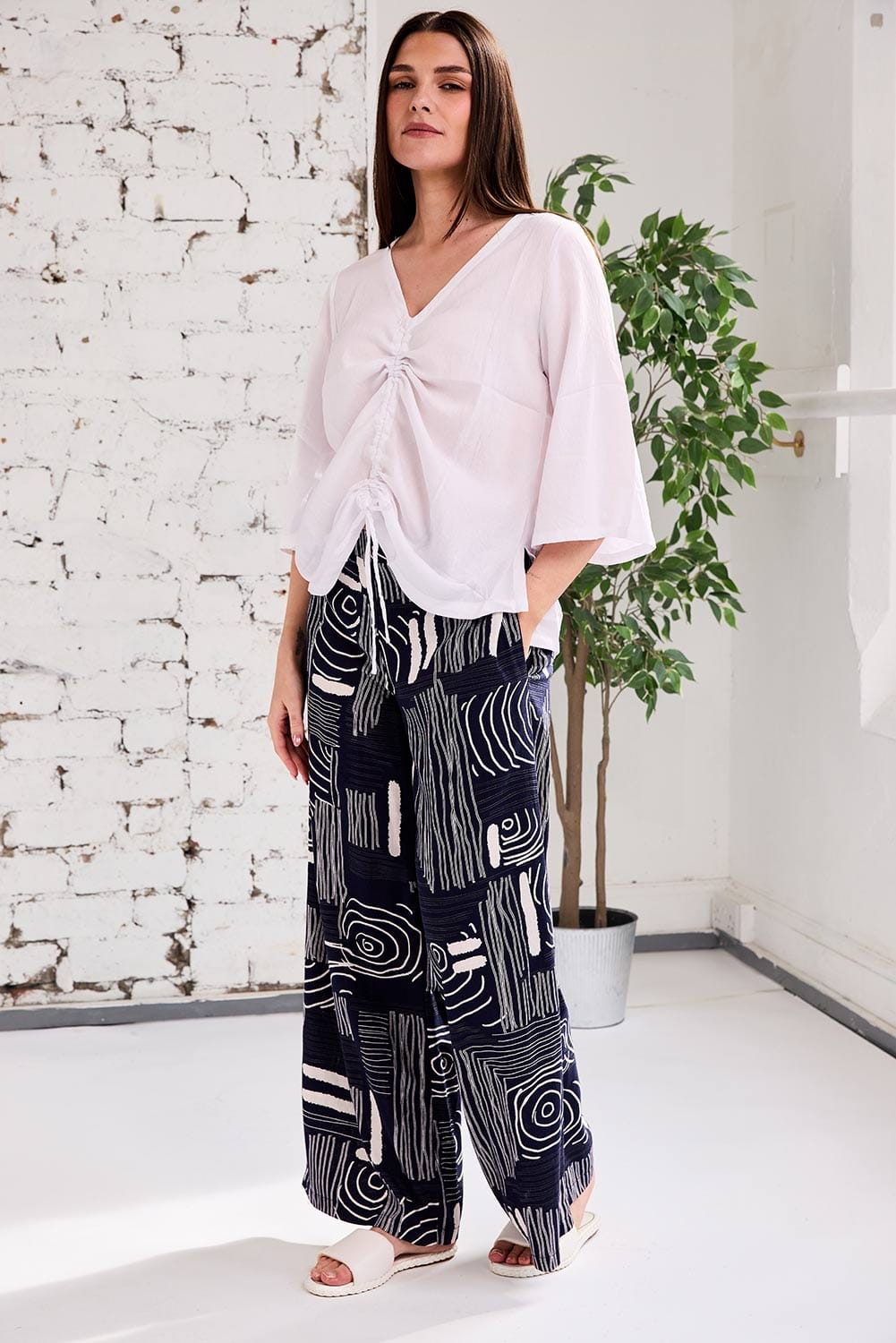 Tara Vao Ruched top