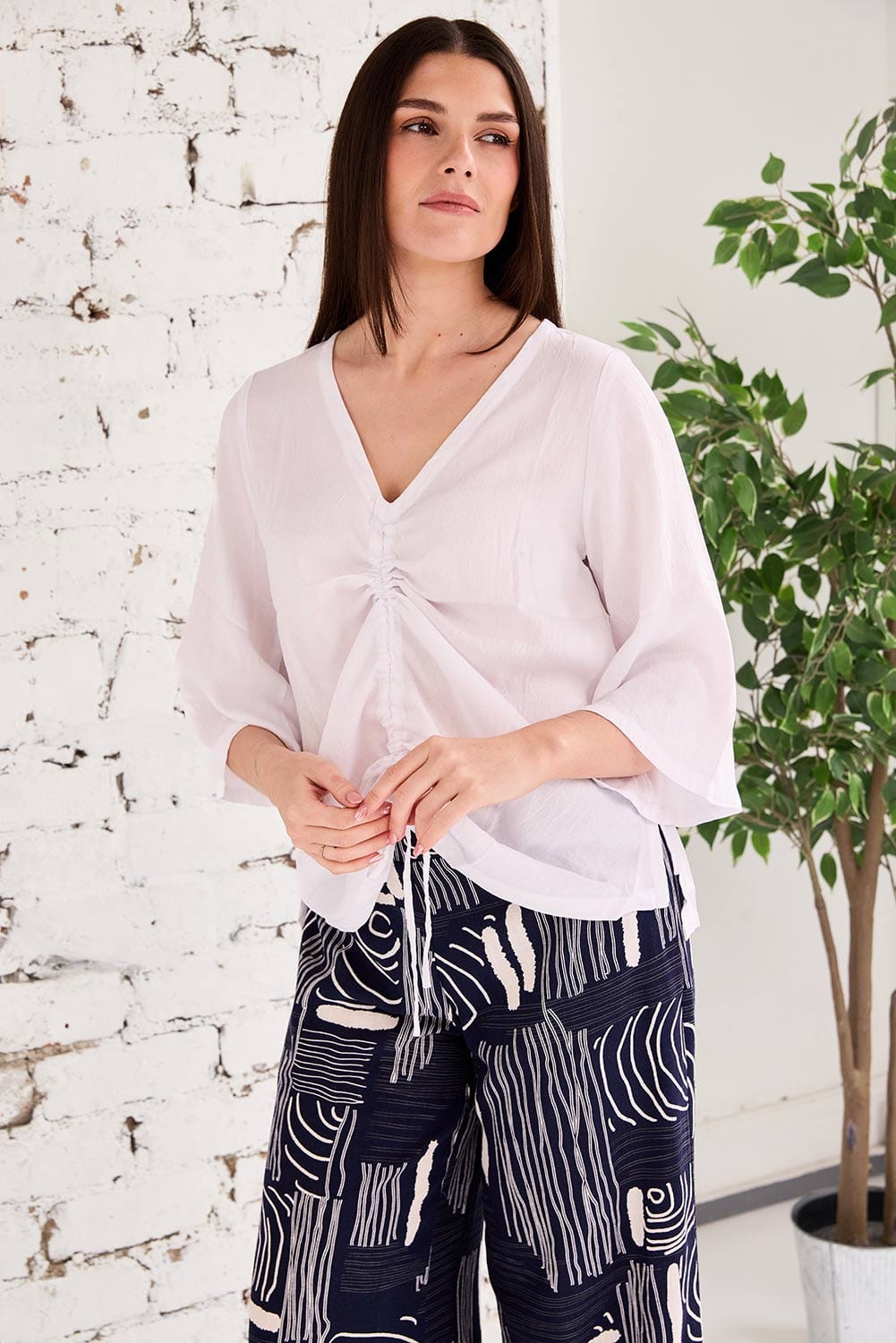 Tara Vao Ruched top