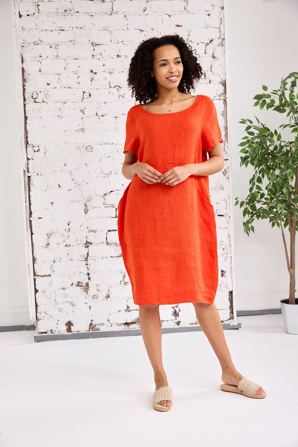 ART Sleeveless Tulip Dress