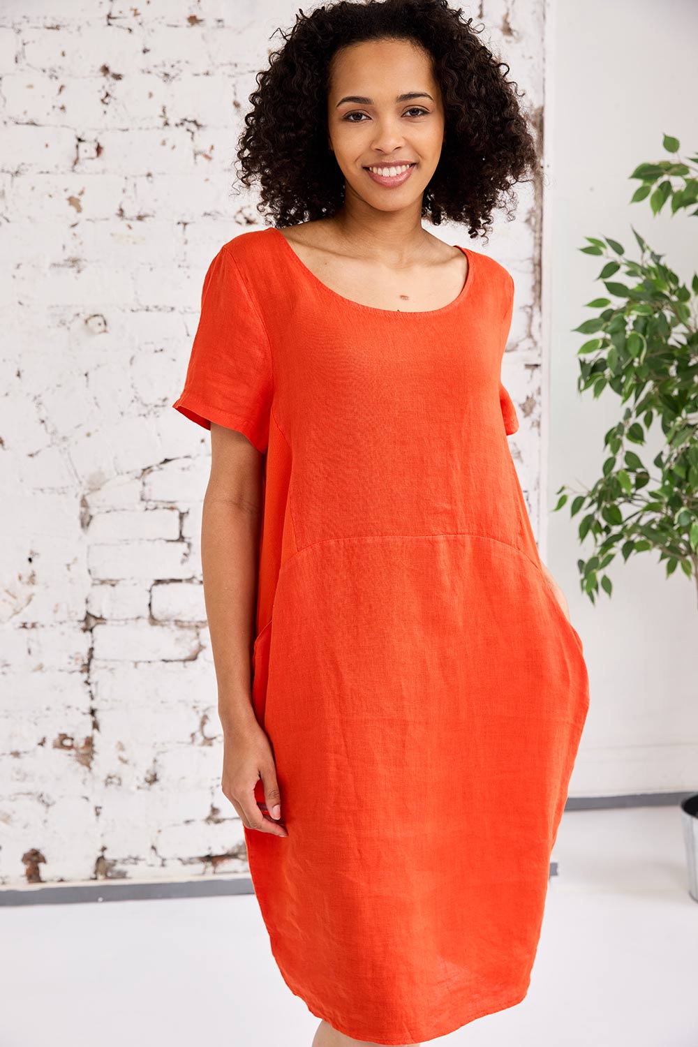 ART Sleeveless Tulip Dress