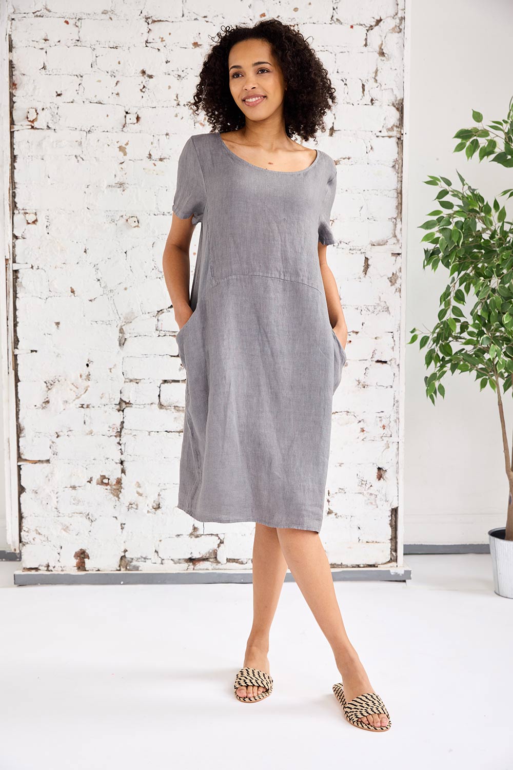 ART Sleeveless Tulip Dress
