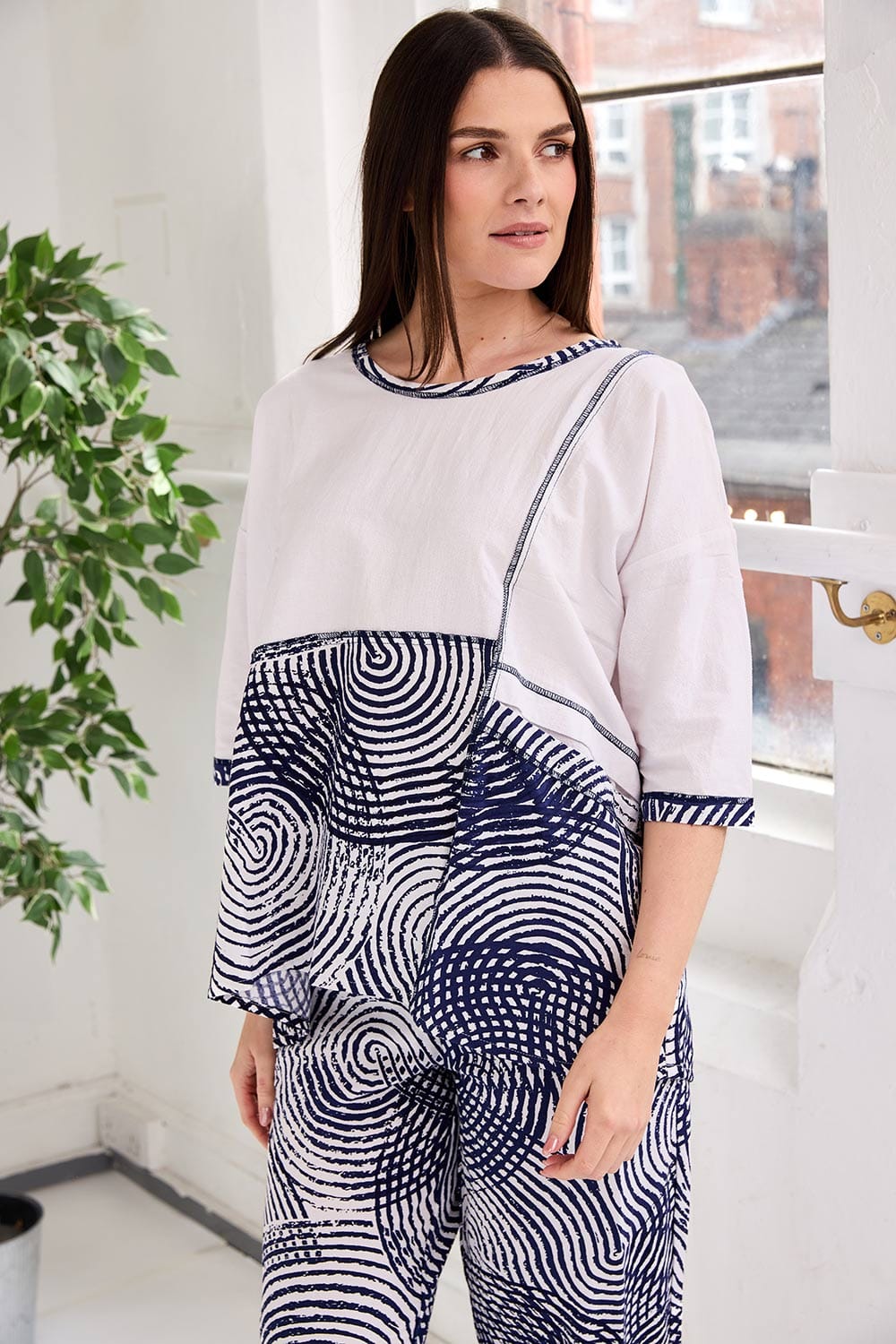 Tara Vao Circle Top