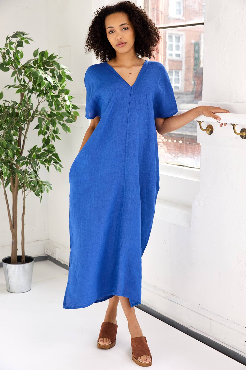 ART V-Neck Sleeveless Dress