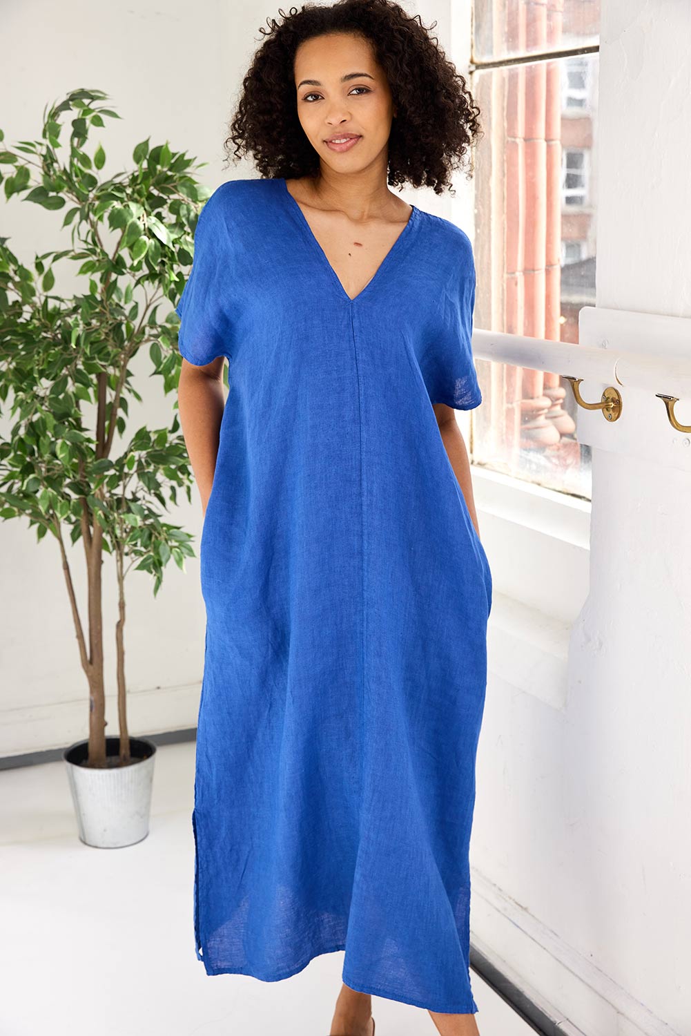 ART V-Neck Sleeveless Dress