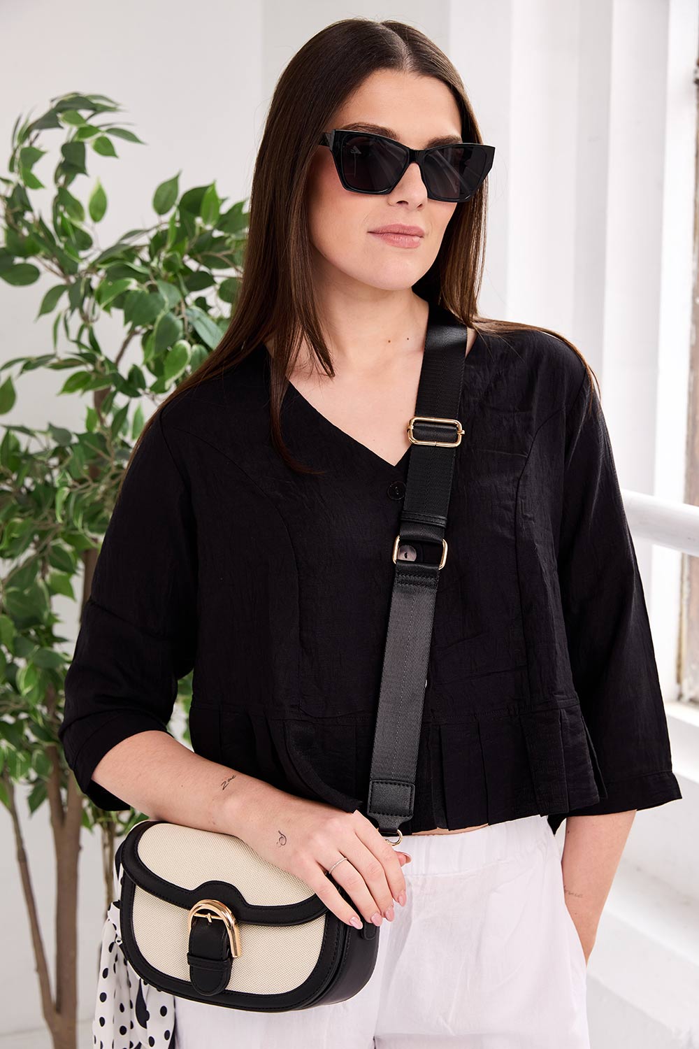 Eadaoin Crossbody Bag