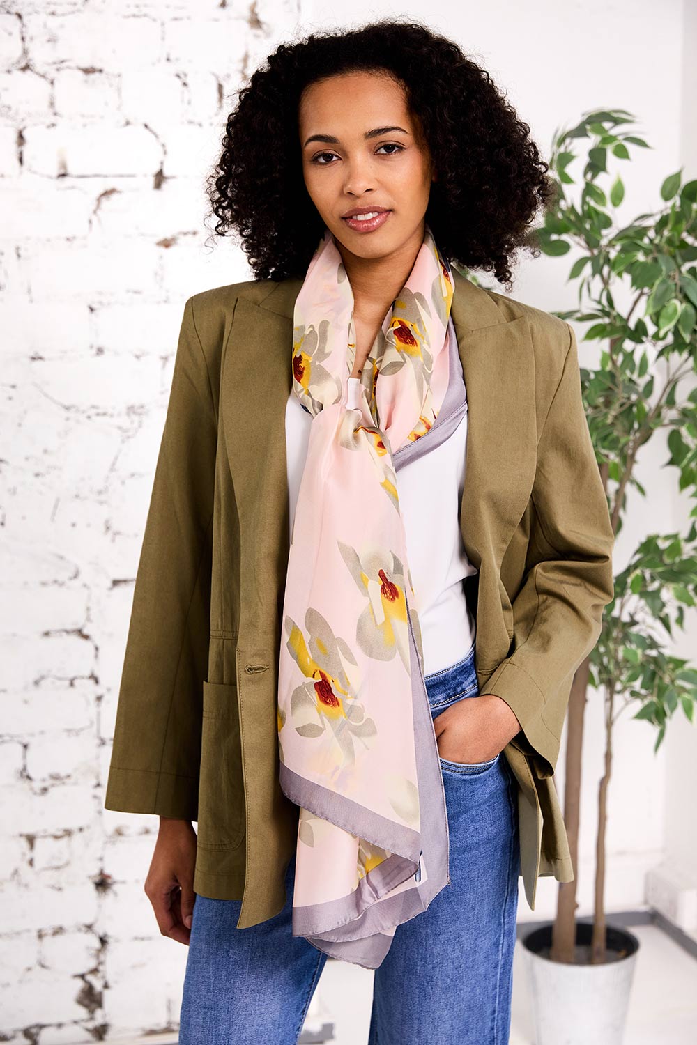 Nóra Floral Scarf