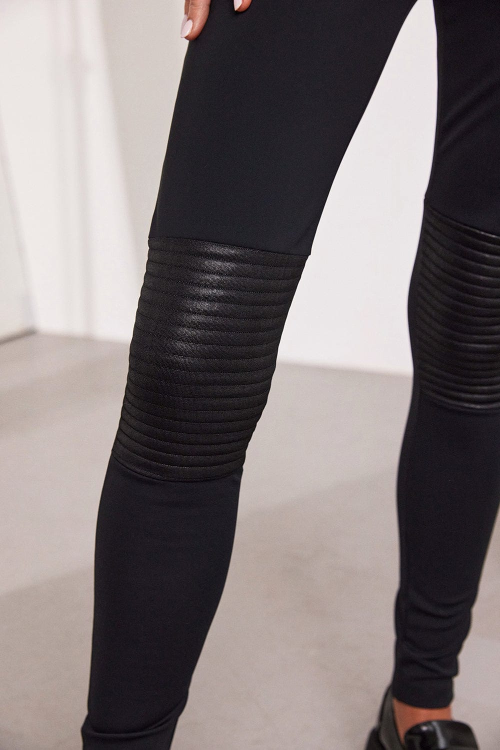 OZAI N KU Rib Legging