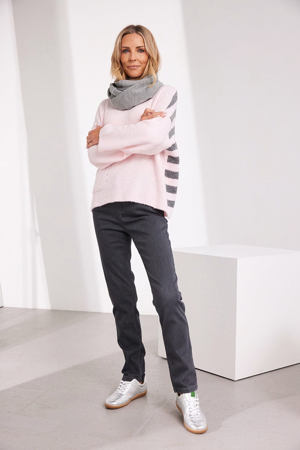 ART Boucle Pocket Knit