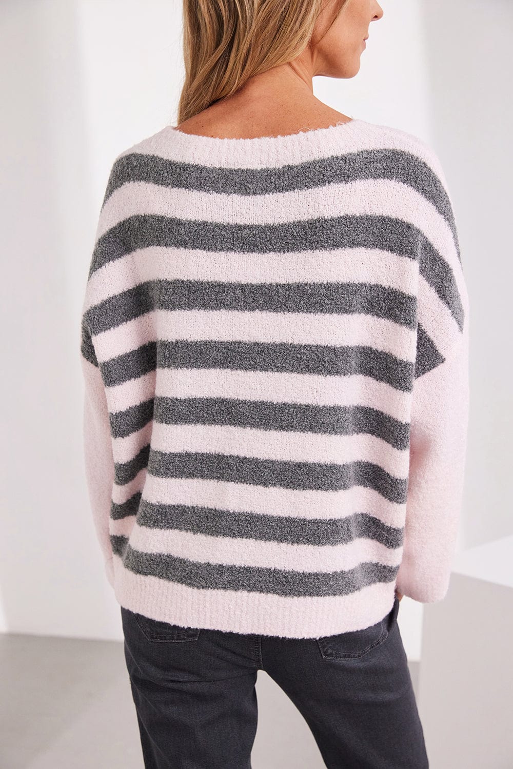 ART Boucle Pocket Knit