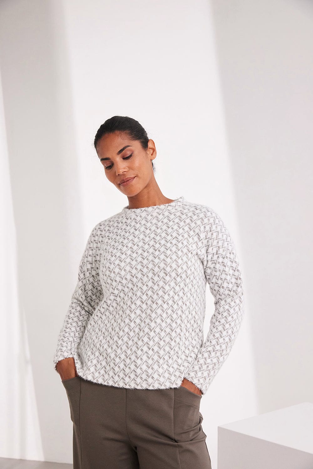 Kartner, Houndstooth Textured Knit