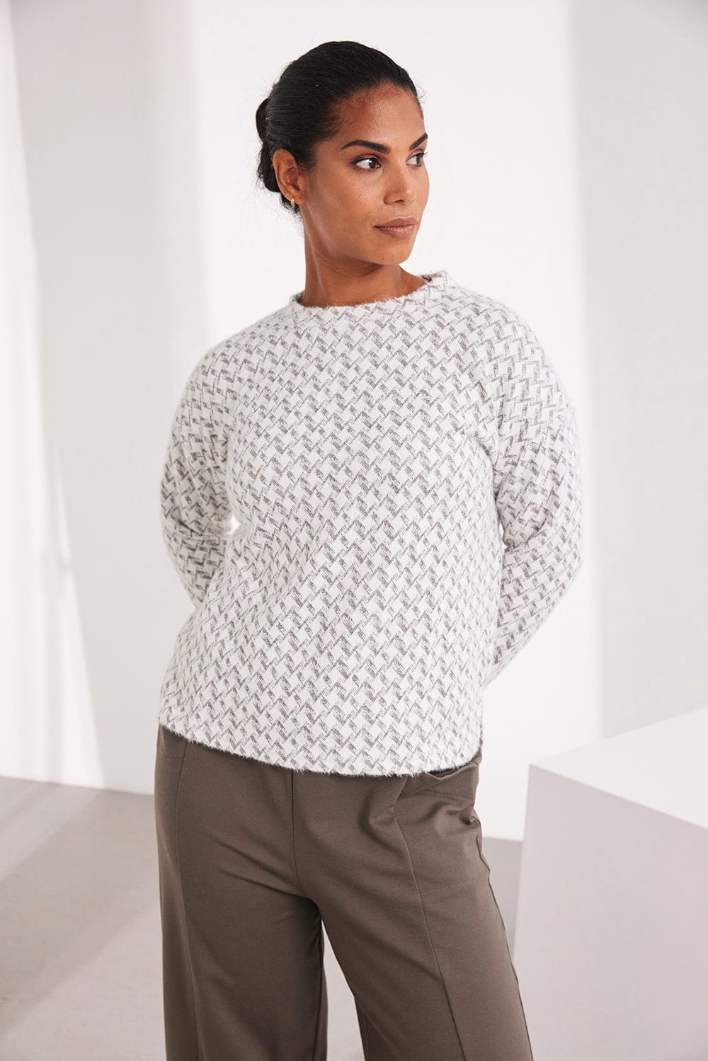 Kartner, Houndstooth Textured Knit