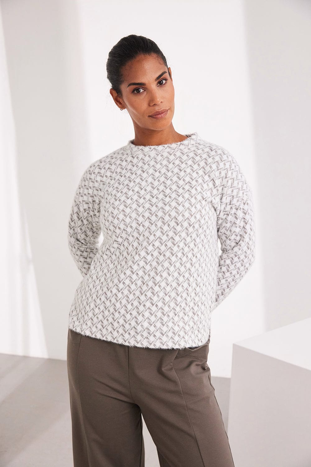 Kartner, Houndstooth Textured Knit